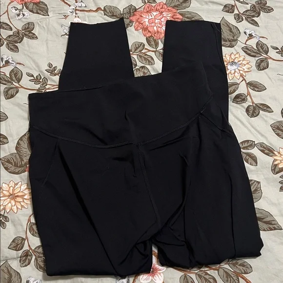 Lululemon Base Pace High-Rise Tight 25"
Black - Picture 4 of 5